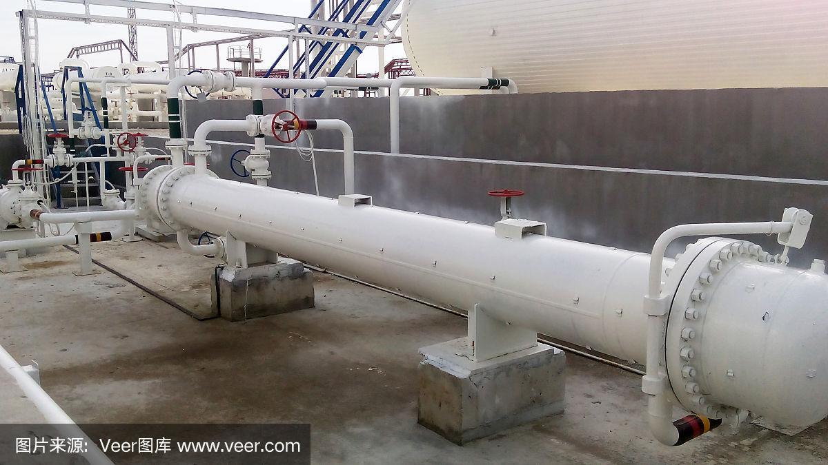 炼油厂中的热交换器 类型、应用与维护